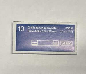 4,0A-T US ZEKERING TRAAG 6,3X32MM. INH:10 ST.