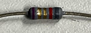 8,2R-0,33W VEILIGHEIDS-WEERSTAND 2,5X6,5MM.