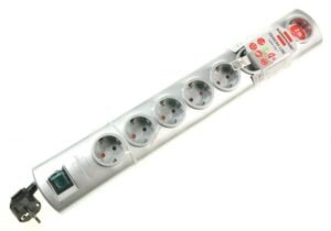 PRIMERA-LINE 1153390128 TAFELCONTACTDOOS 8-VOUDIG RANDAARDE ZILVER 2,0M    SCHAKELAAR H05VV-F 3G1,5