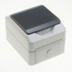FSD 100 FEUCHTRAUM-STECKDOSE 1-FACH